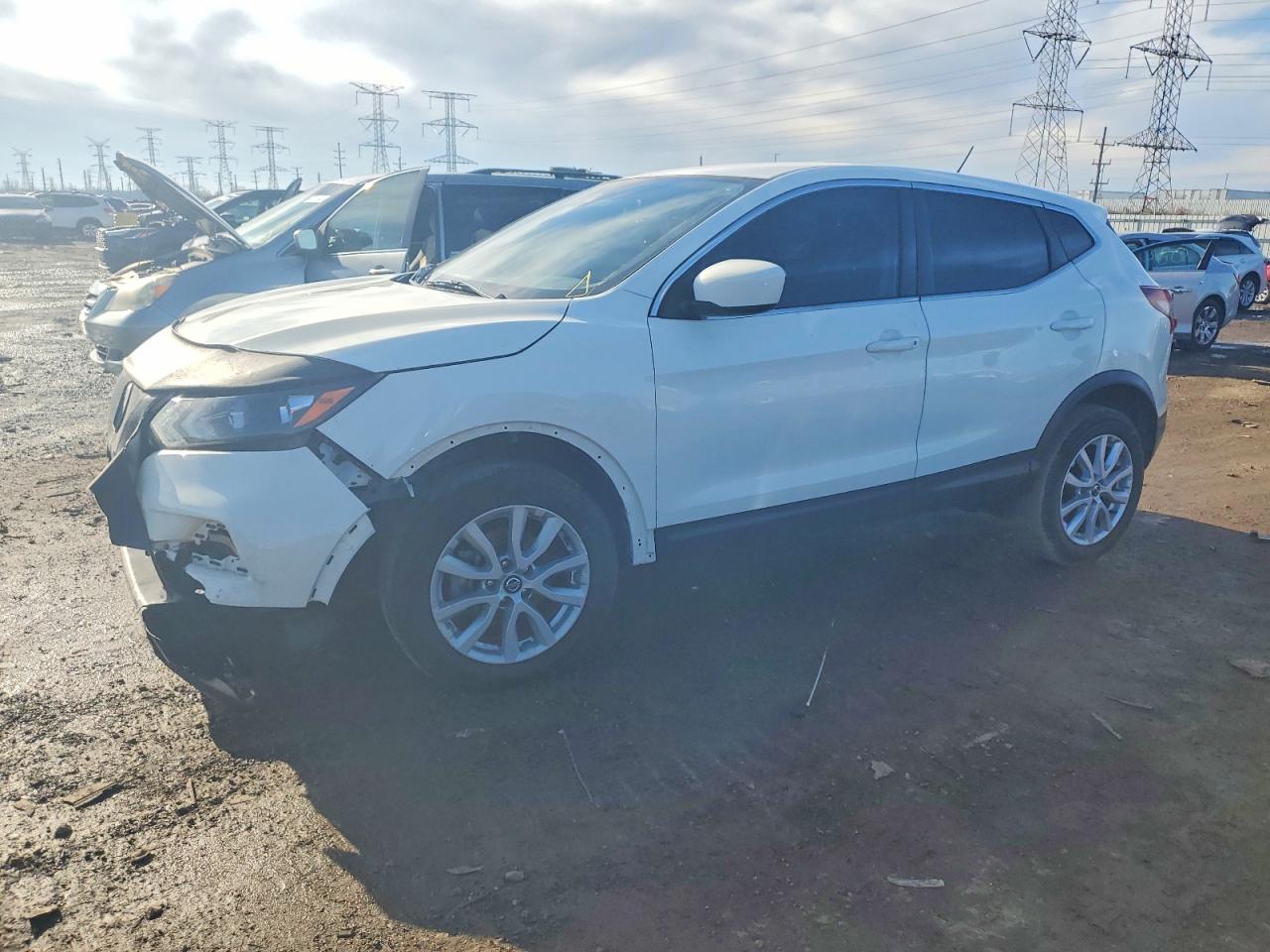 Salvage Nissan Rogue Image