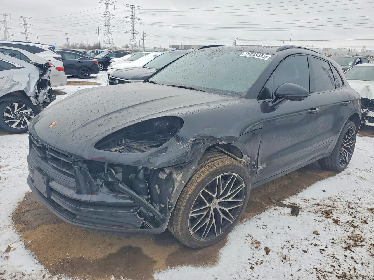 Salvage Porsche Macan Base Image