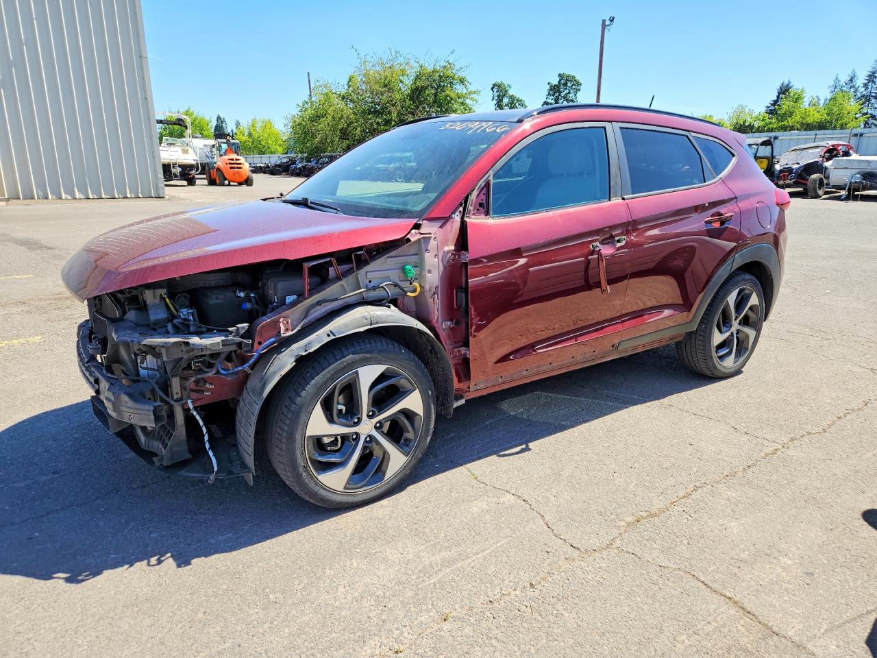 Salvage Hyundai TUCSON Image