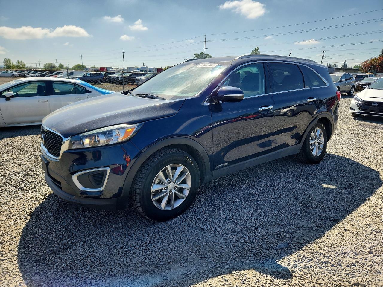 Salvage Kia Sorento Image