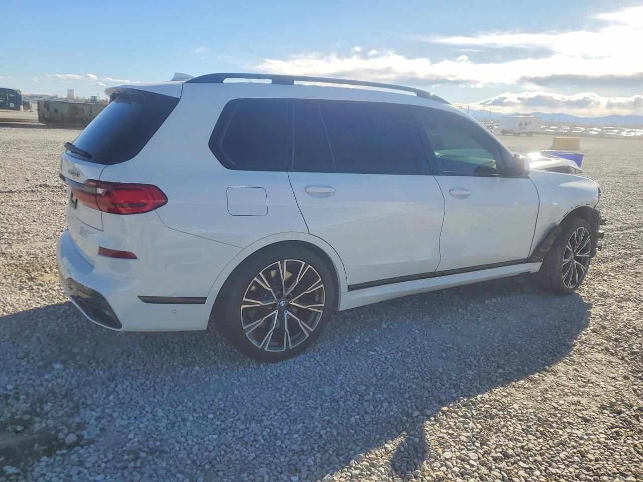 BMW X Series M50i