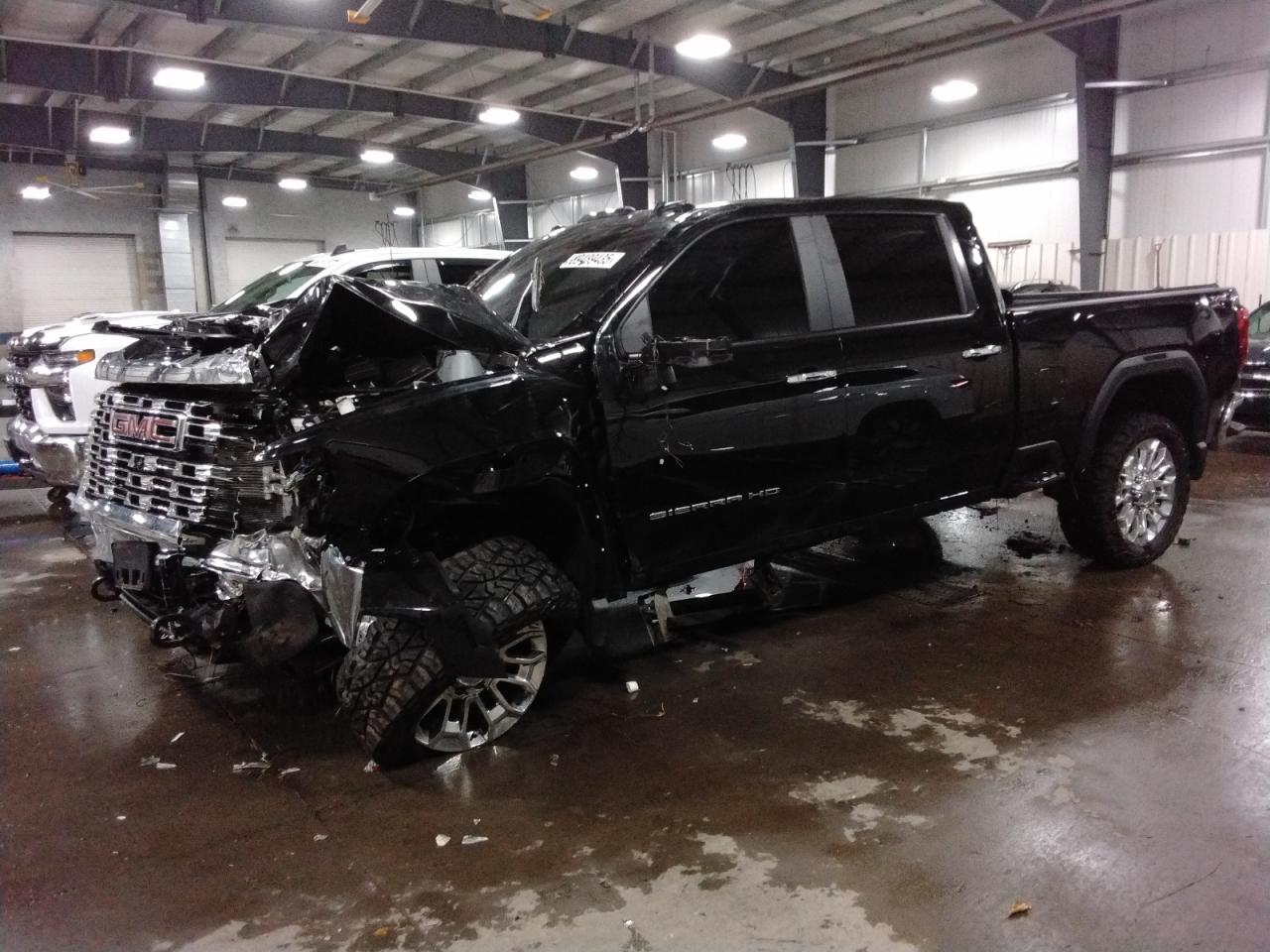 Salvage GMC Sierra Image