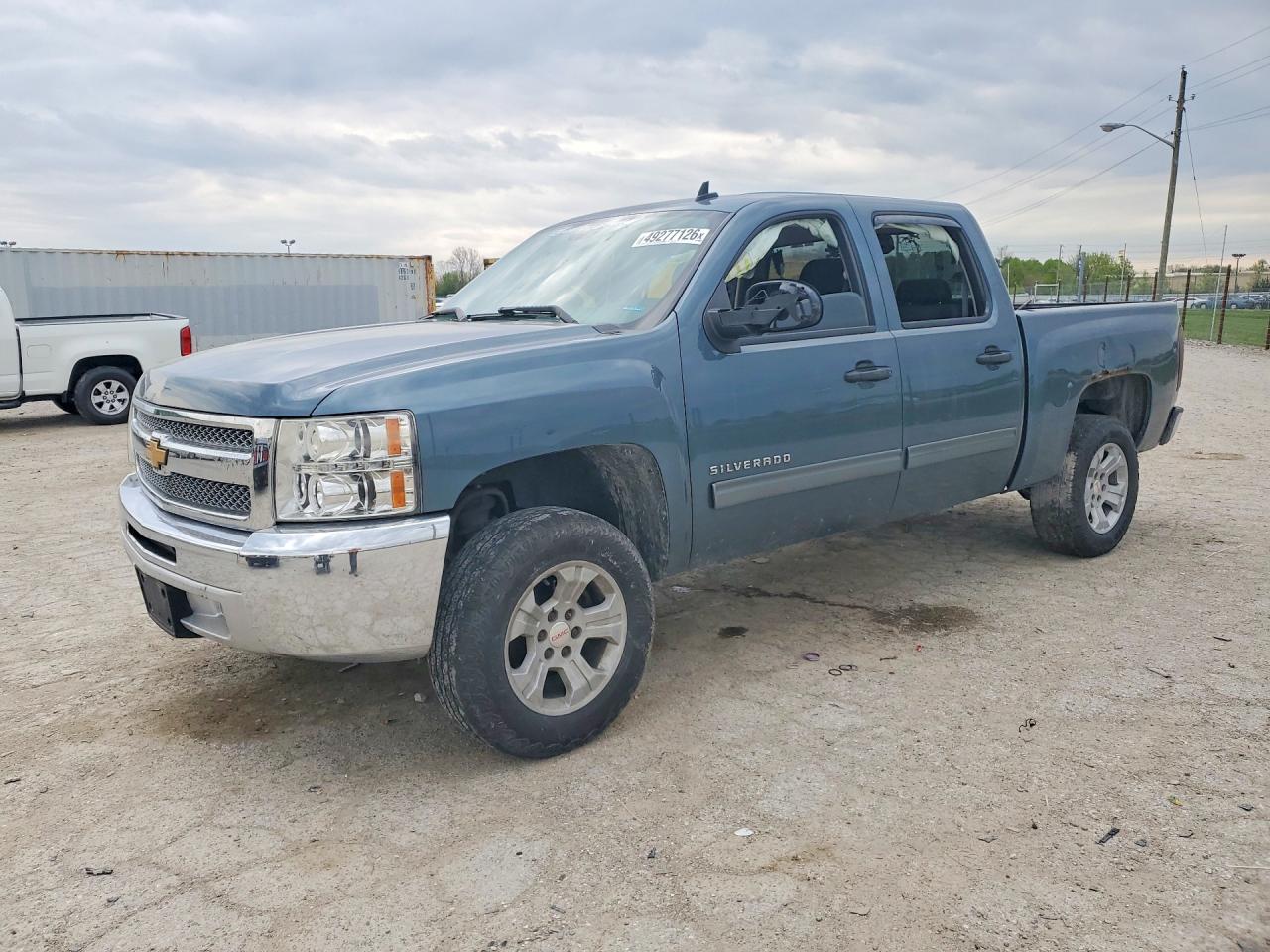 Salvage Chevrolet Silverado Image