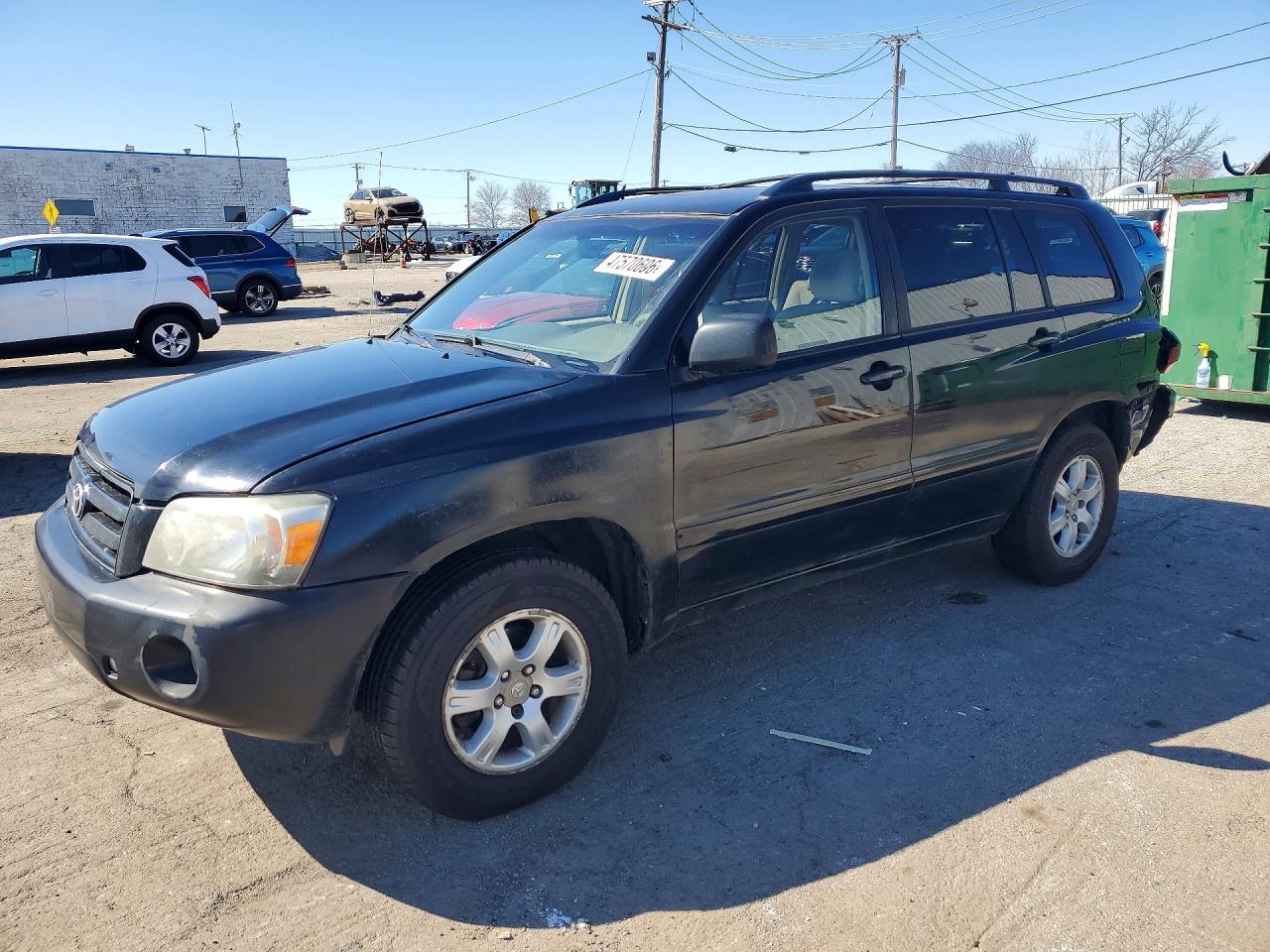 Salvage Toyota Highlander Image