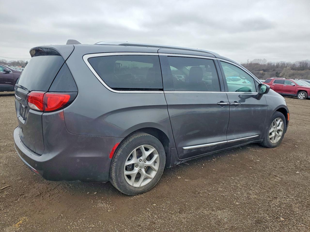 Chrysler Pacifica Touring L Plus