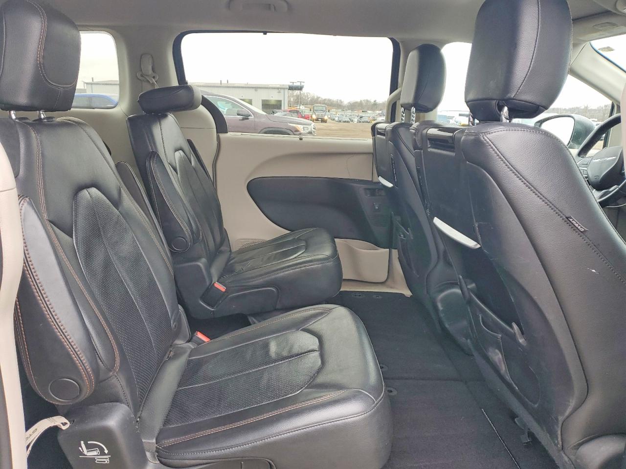 Chrysler Pacifica Touring L Plus