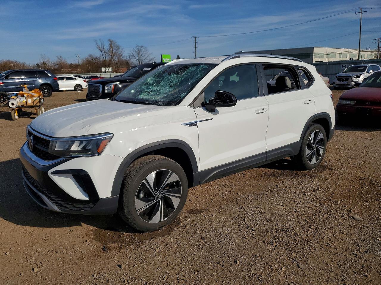 Salvage Volkswagen Taos Image
