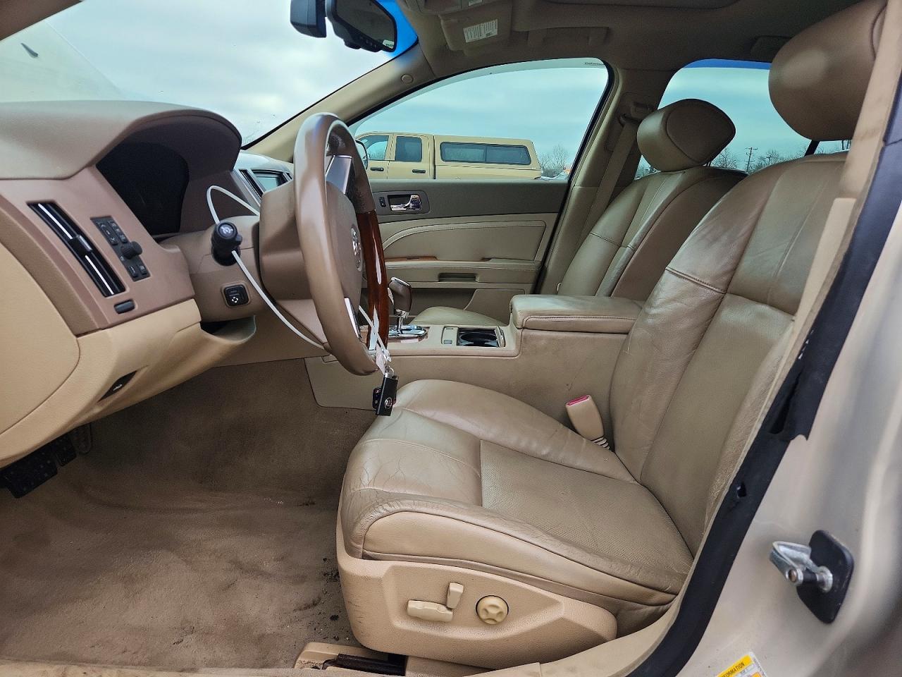 Cadillac STS