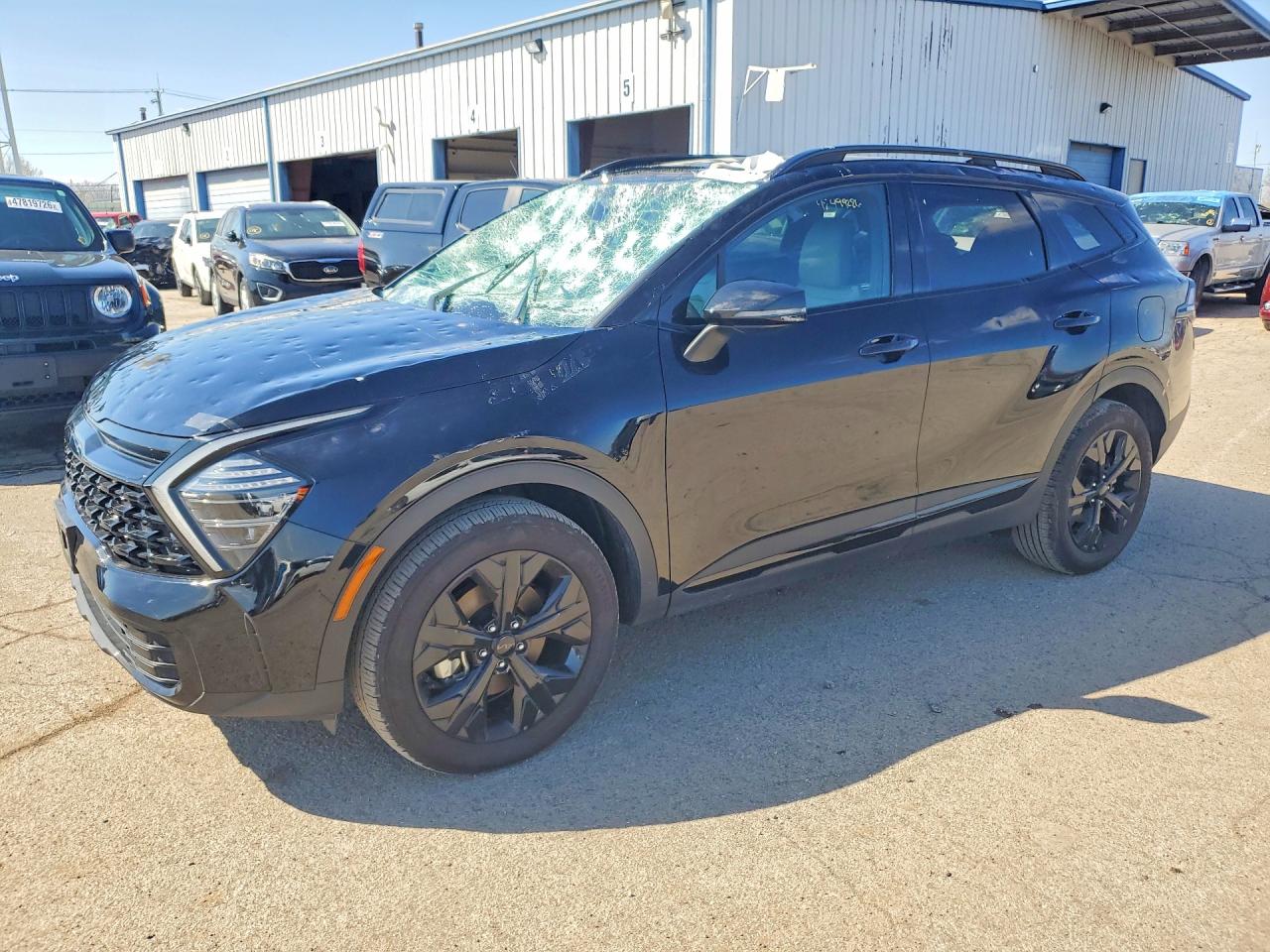 Salvage Kia Sportage Image