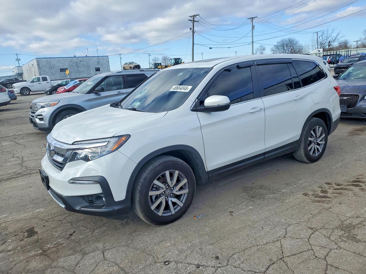Salvage Honda Pilot Image
