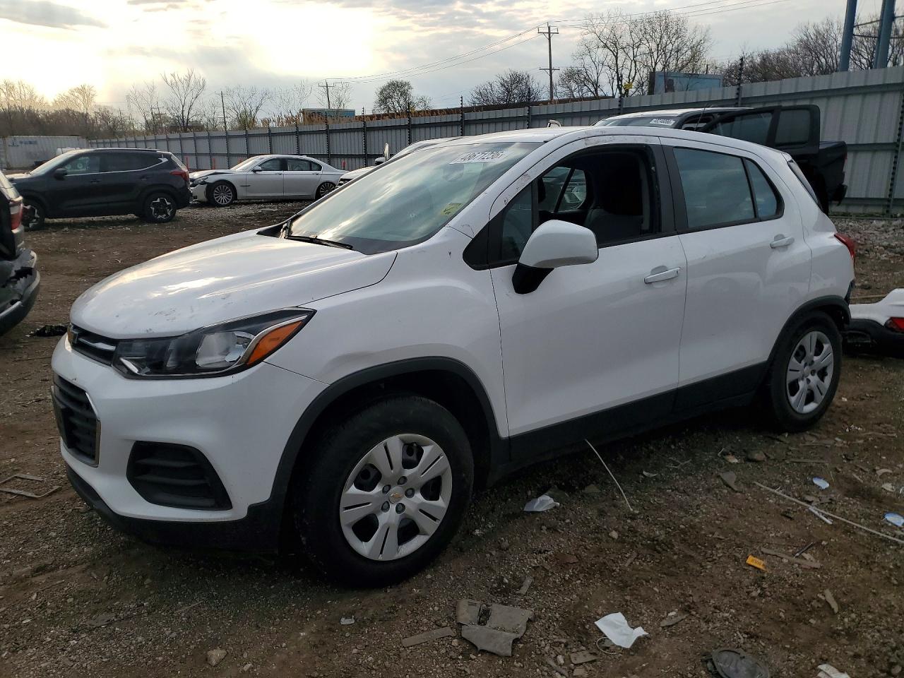 Salvage Chevrolet Trax Image