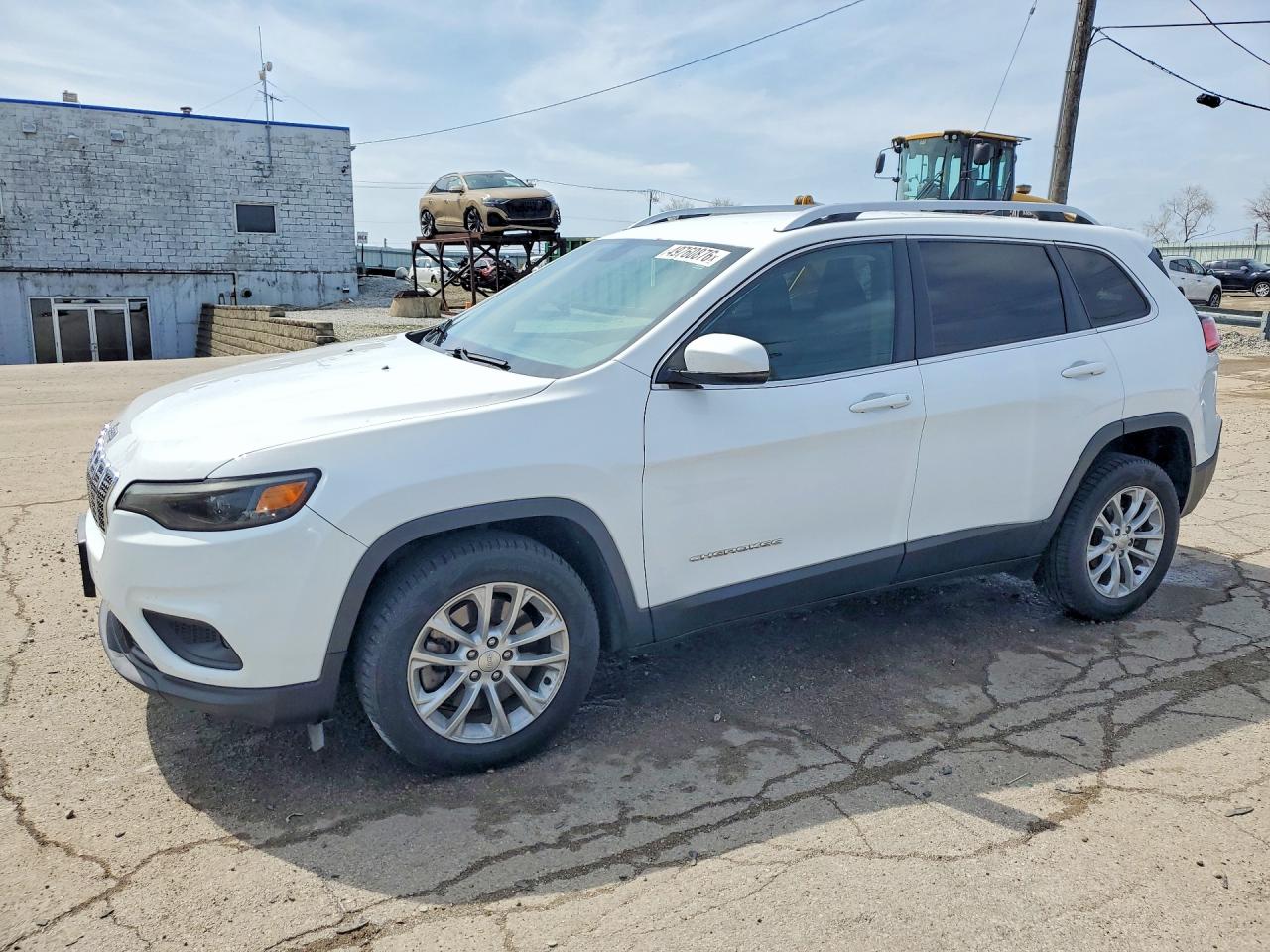 Salvage Jeep Cherokee Image