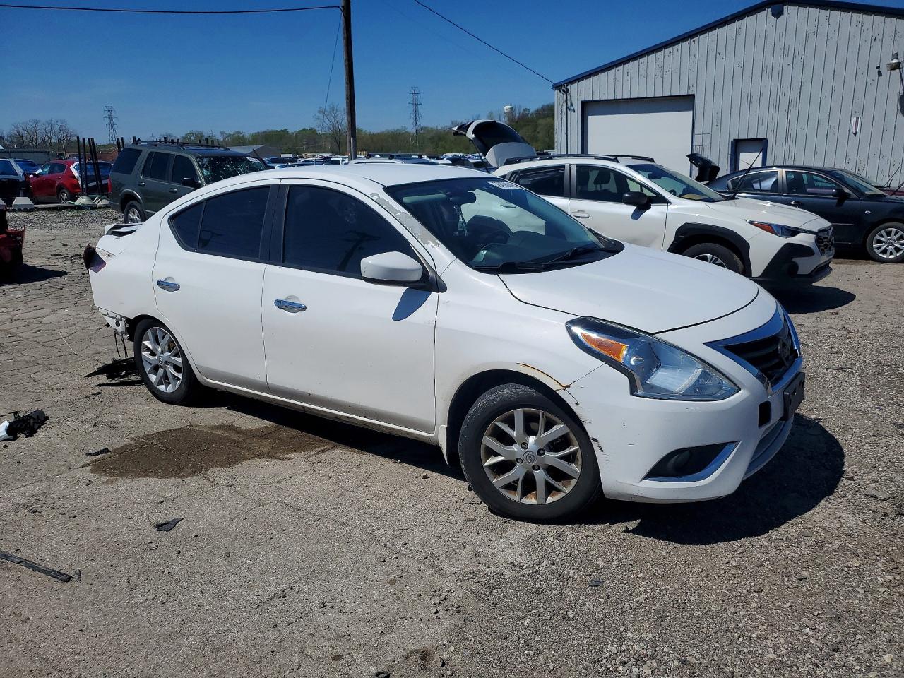 Nissan Versa 1.6 S