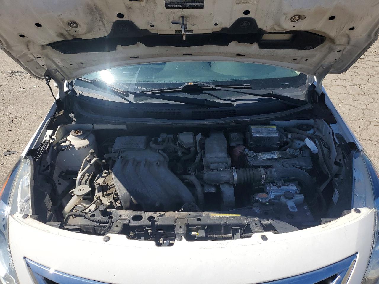 Nissan Versa 1.6 S