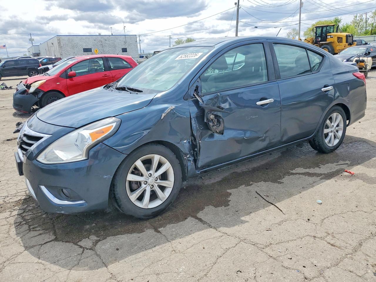Salvage Nissan Versa Image