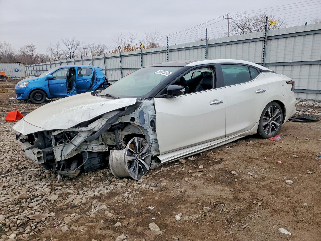 Salvage Nissan Maxima Image