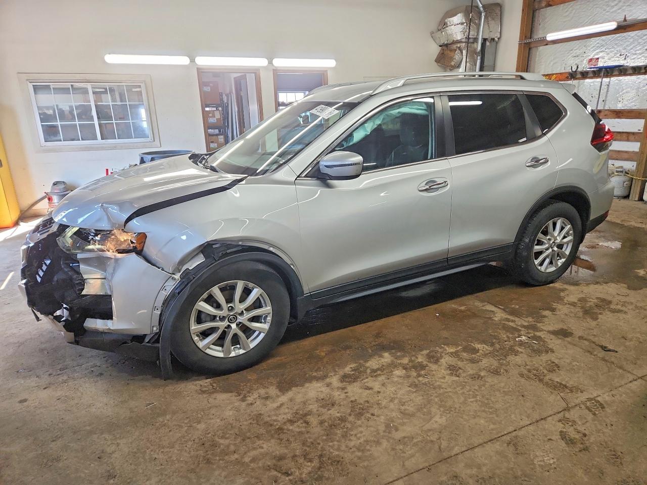 Salvage Nissan Rogue Image