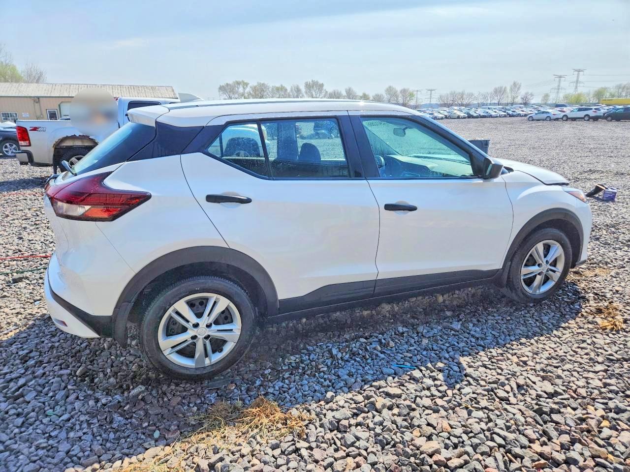 Nissan Kicks Play S