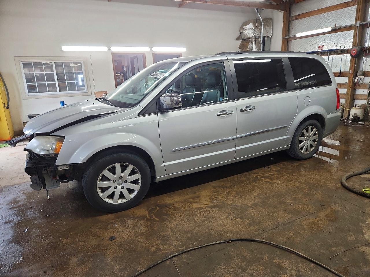 Salvage Chrysler Minivan Image