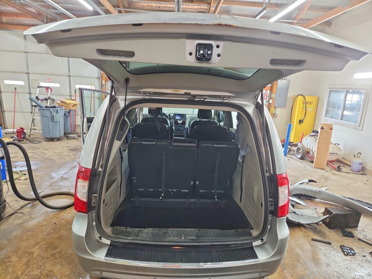 Chrysler Minivan Touring L
