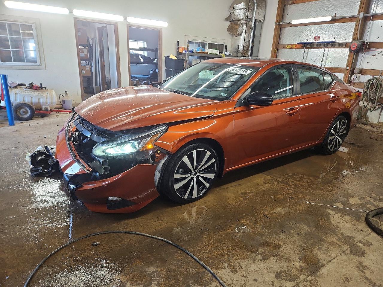 Salvage Nissan Altima Image