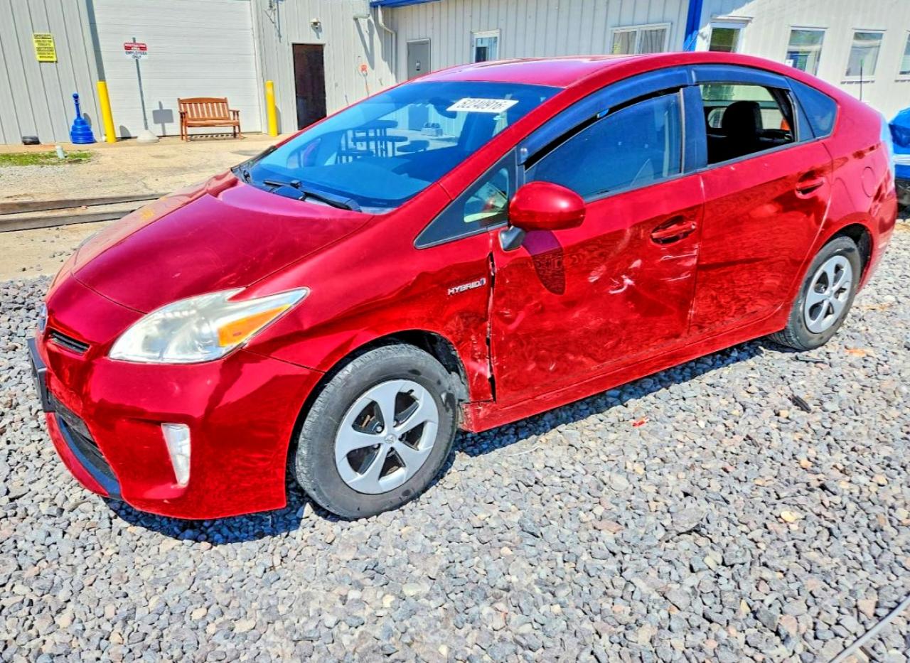 Salvage Toyota Prius Image