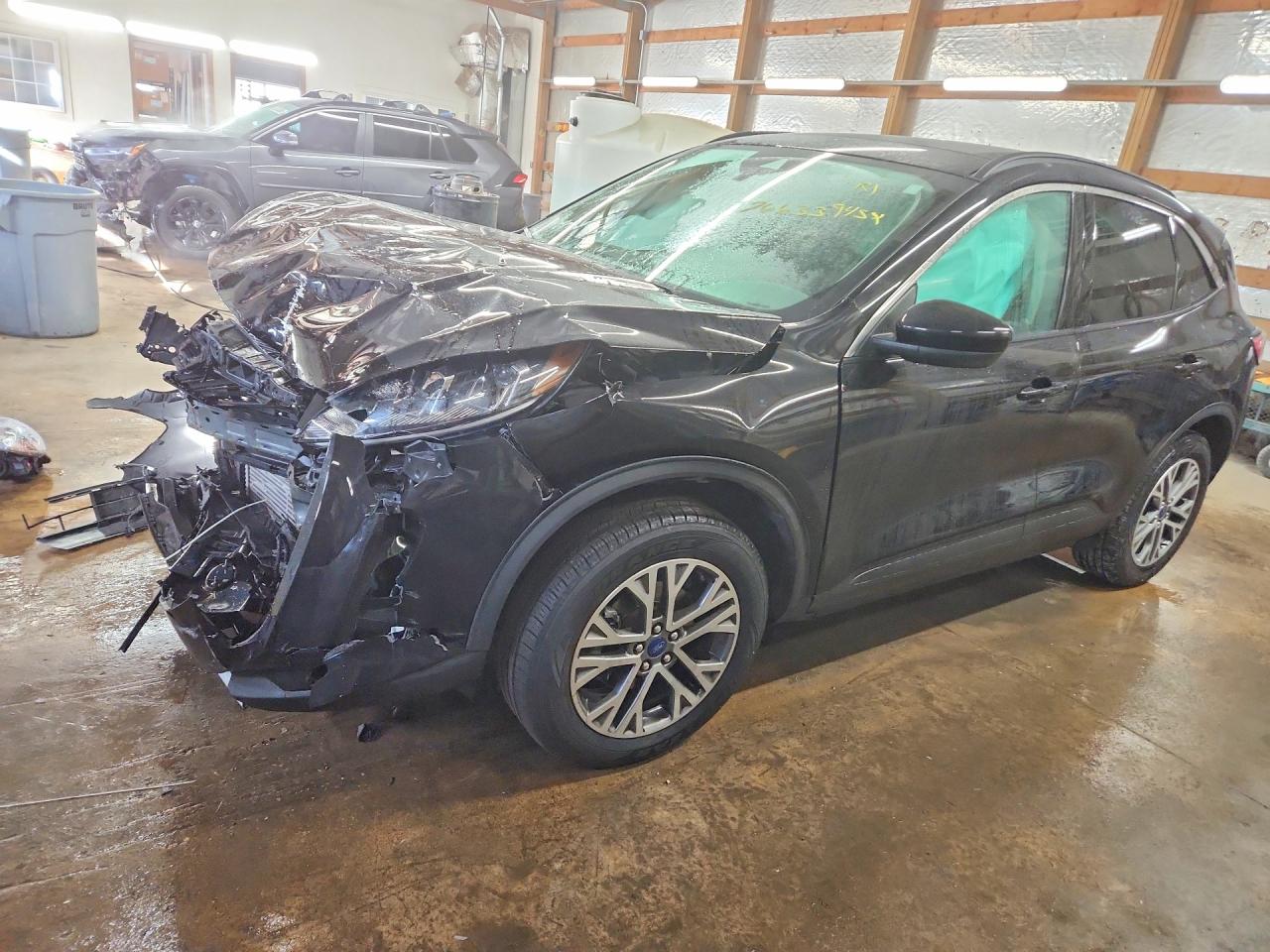 Salvage Ford Escape Image
