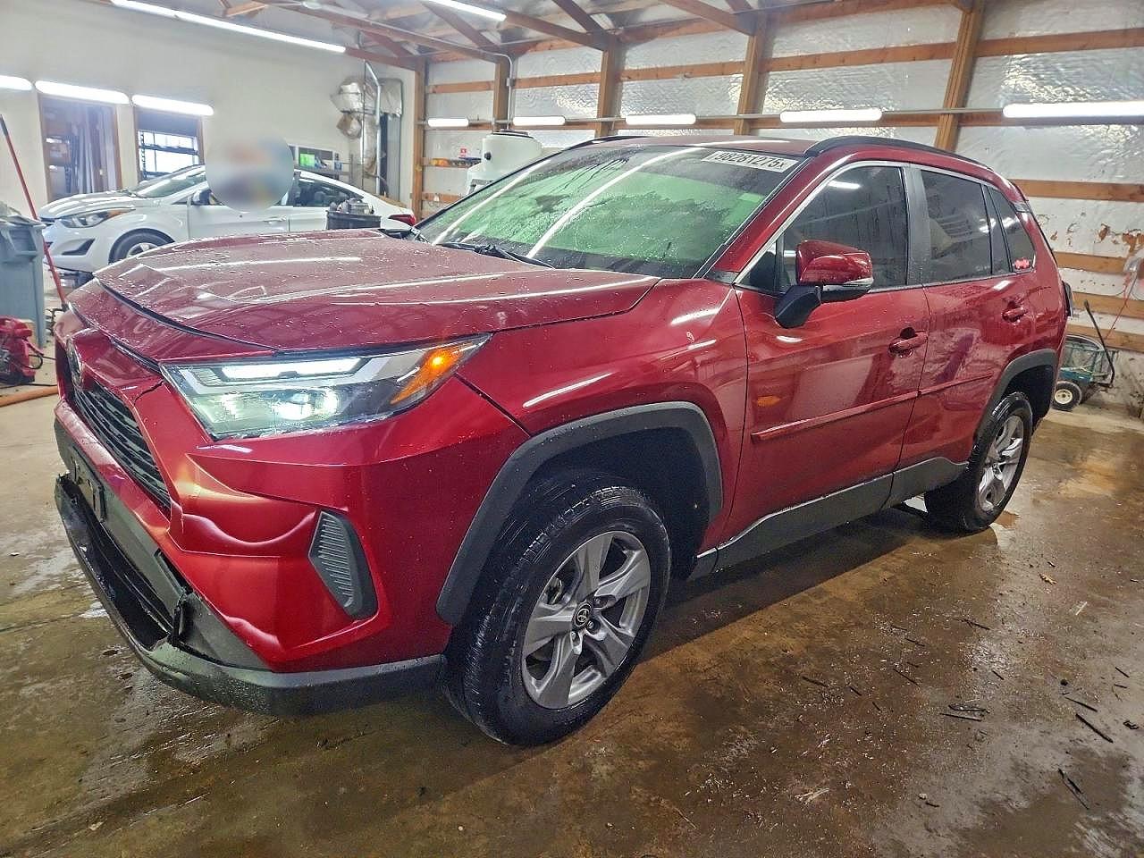 Salvage Toyota RAV4 Image