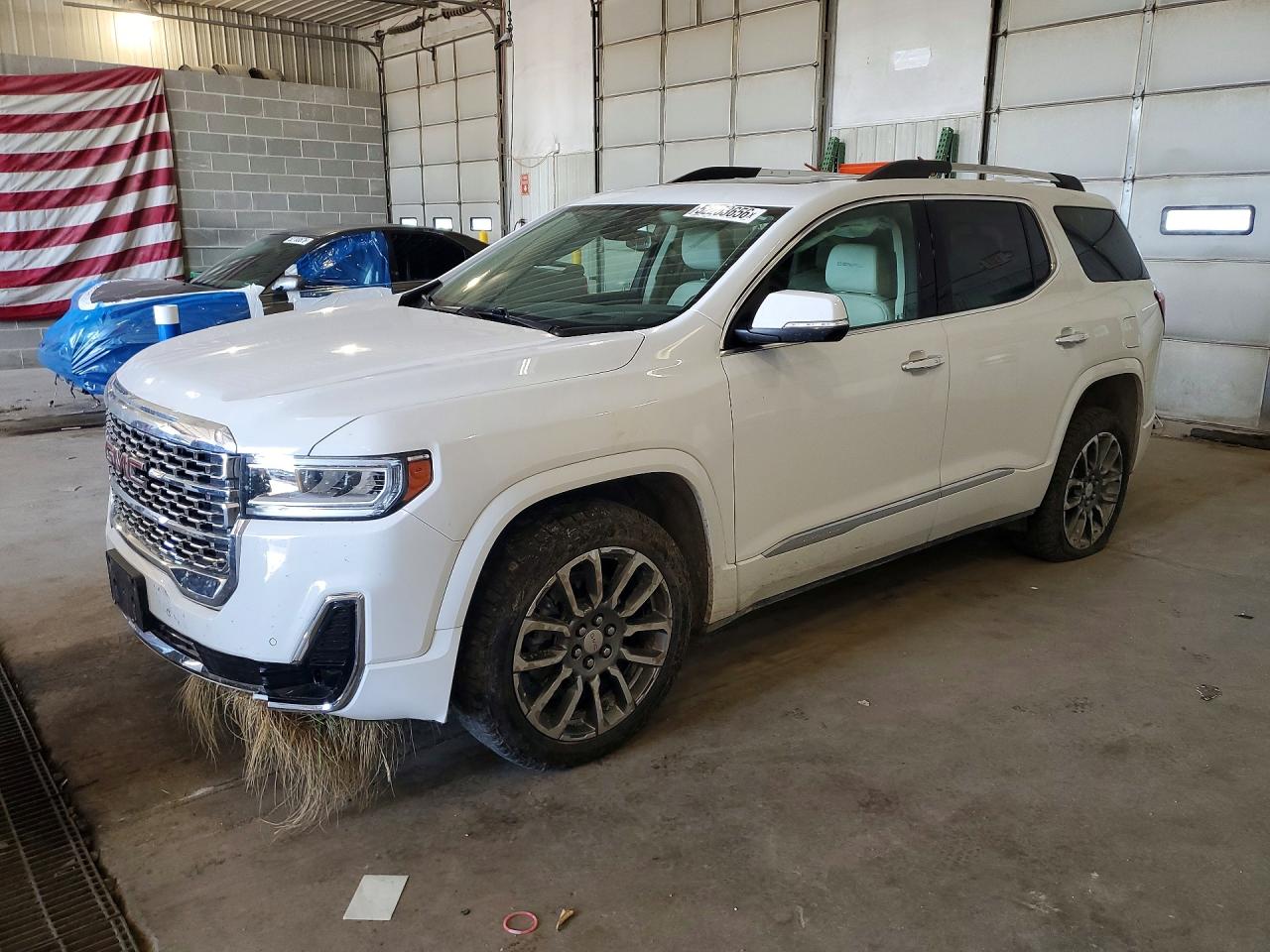 Salvage GMC Acadia Image