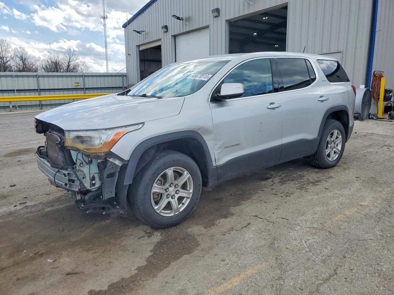 Salvage GMC Acadia Image