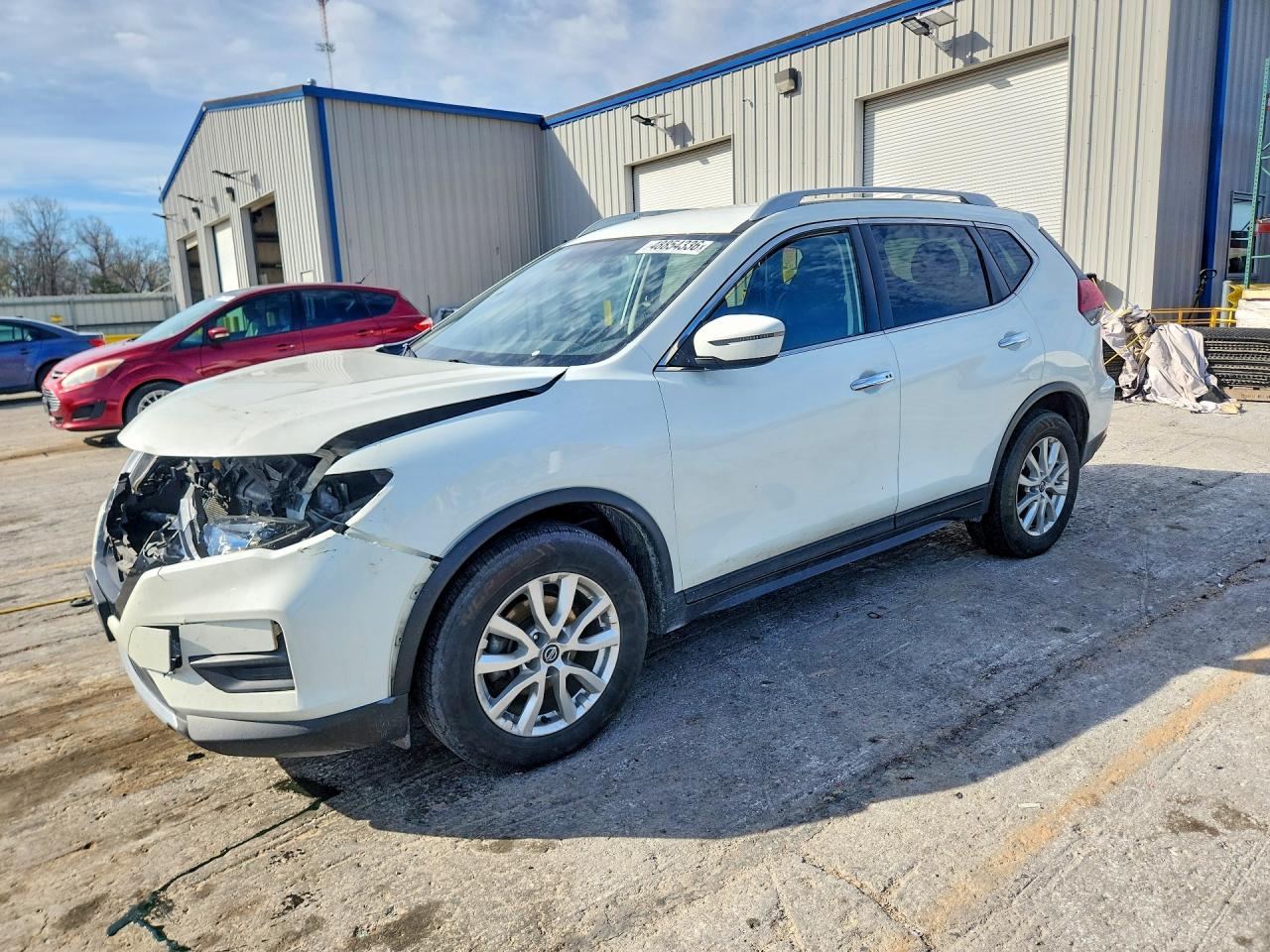 Salvage Nissan Rogue Image