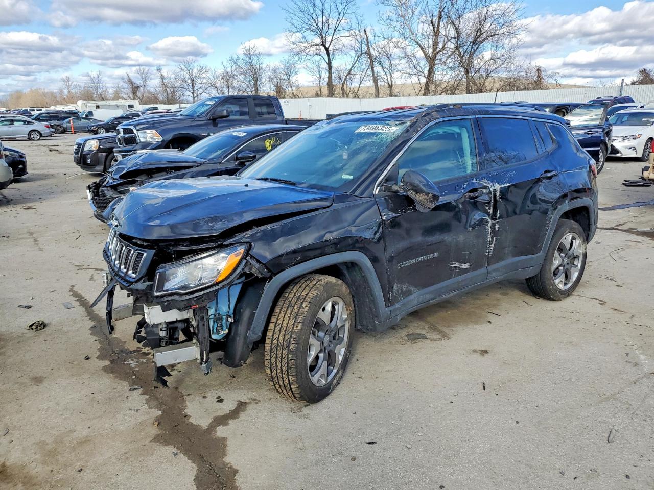 Salvage Jeep Compass Image
