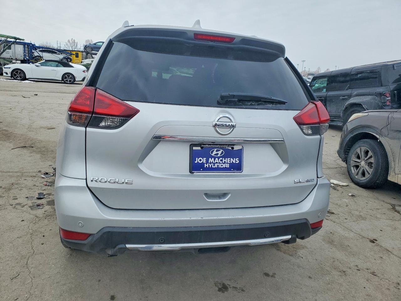 Nissan Rogue S