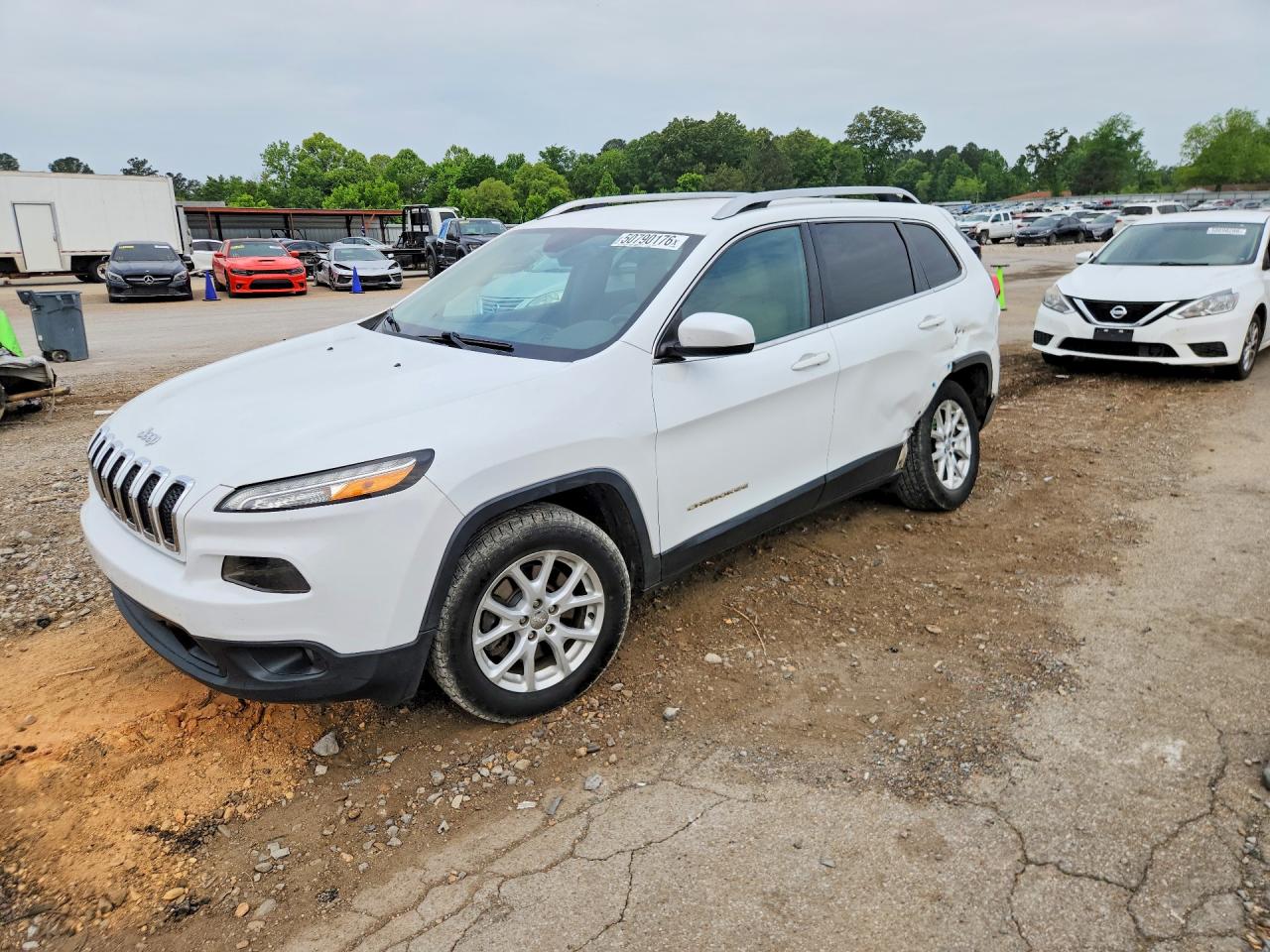 Salvage Jeep Cherokee Image