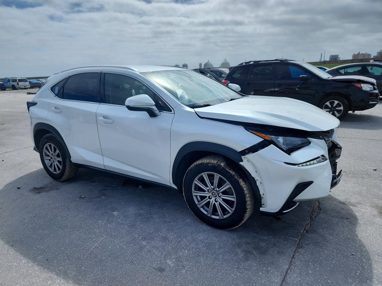 Lexus NX Base