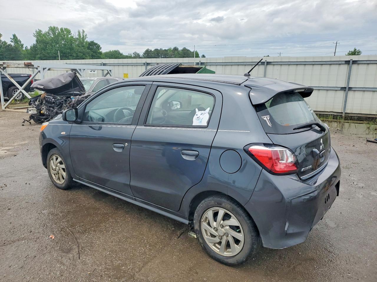 Mitsubishi Mirage Es