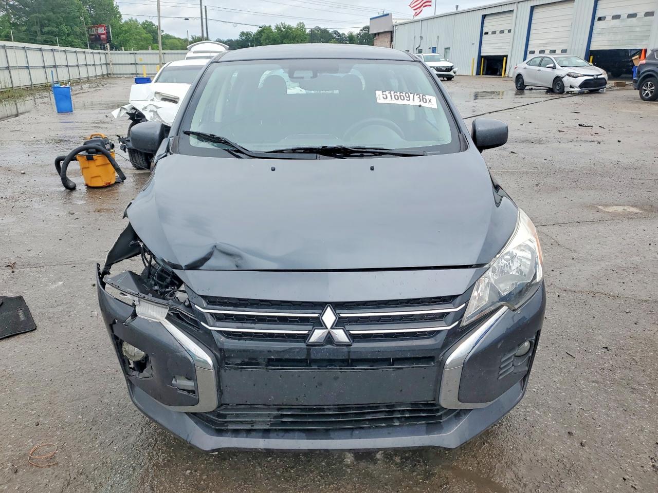 Mitsubishi Mirage Es