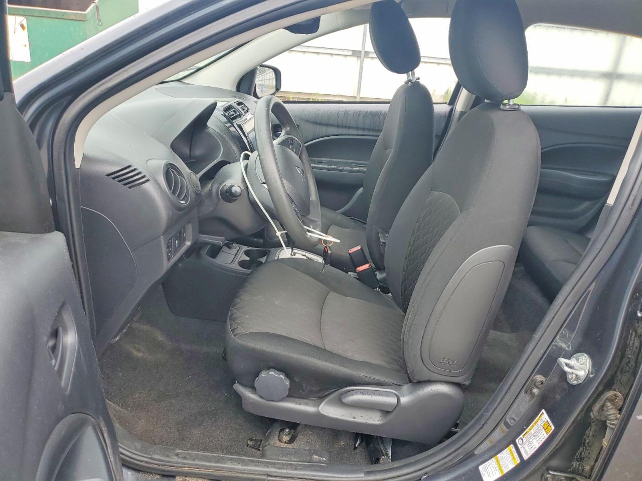 Mitsubishi Mirage Es