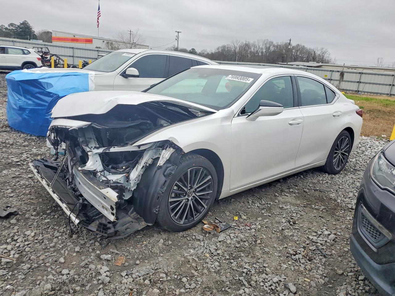 Salvage Lexus Es Image