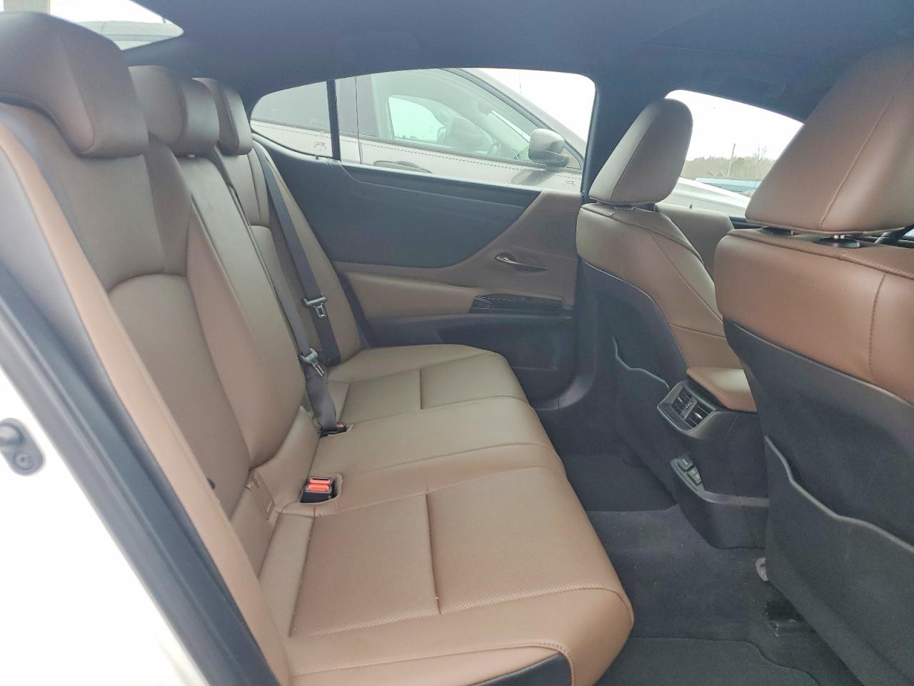 Lexus Es 300h Base