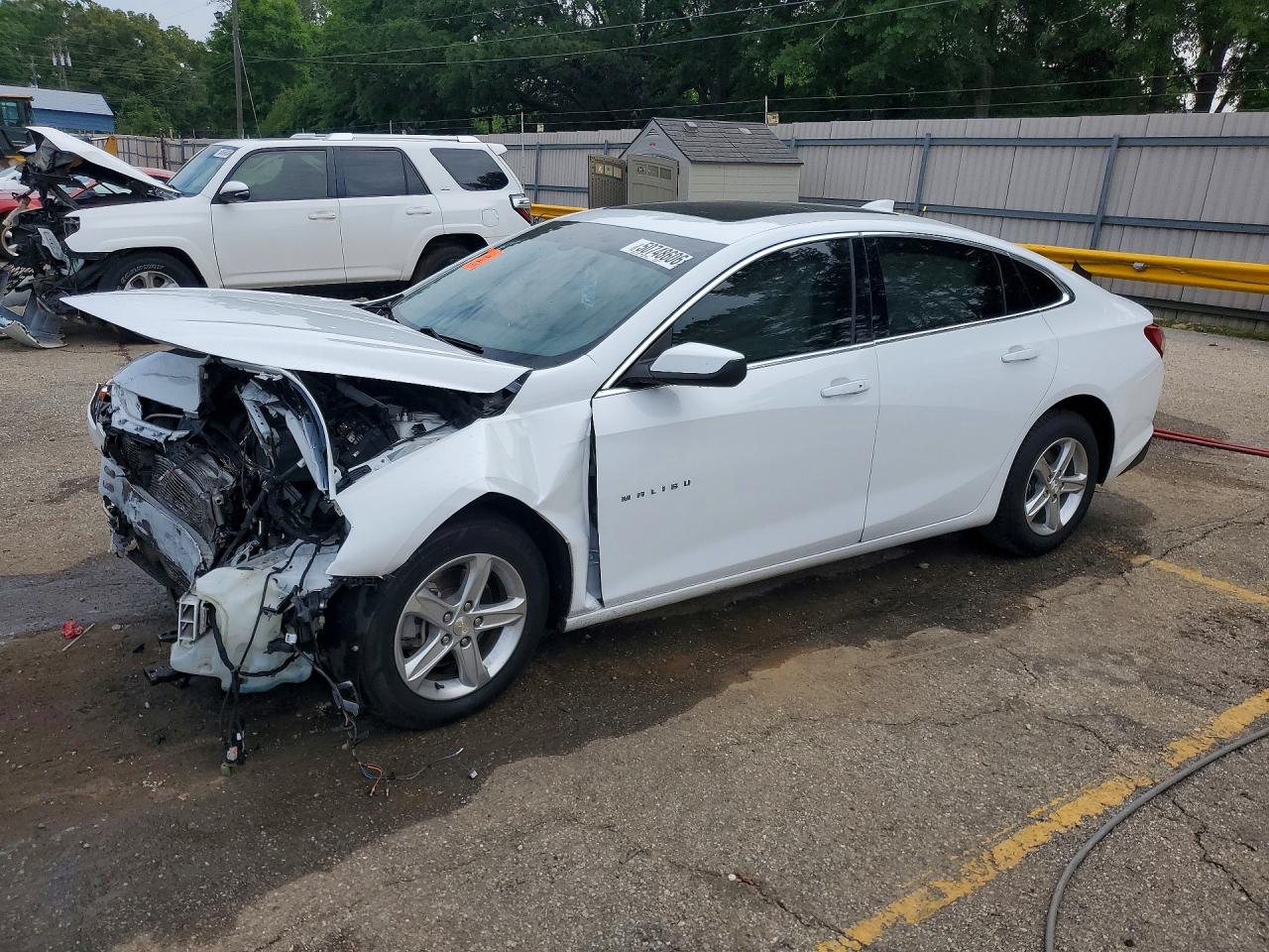 Salvage Chevrolet Malibu Image
