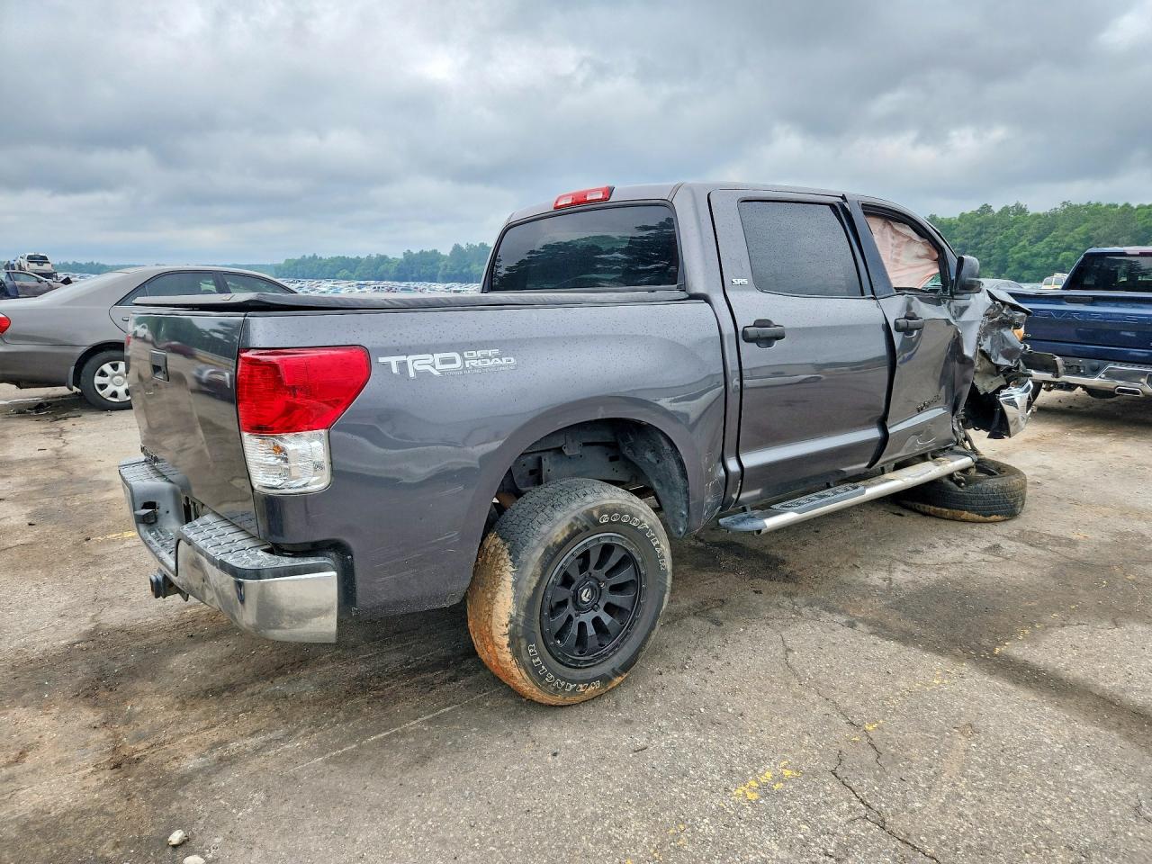 Toyota Tundra Crewmax Sr5