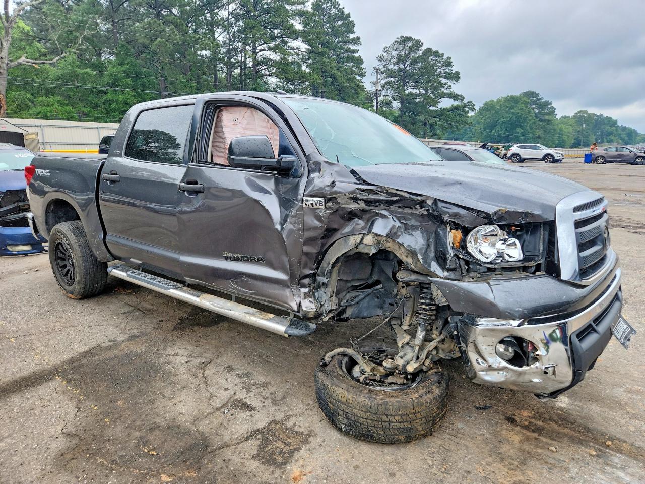 Toyota Tundra Crewmax Sr5