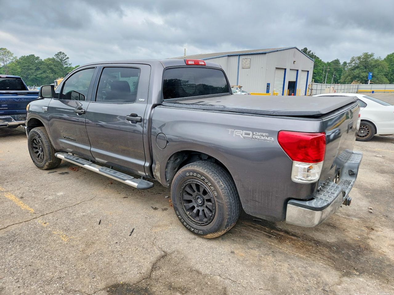 Toyota Tundra Crewmax Sr5