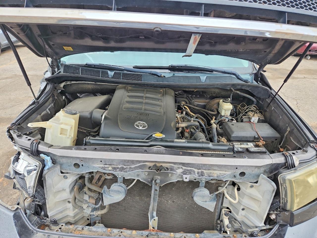 Toyota Tundra Crewmax Sr5