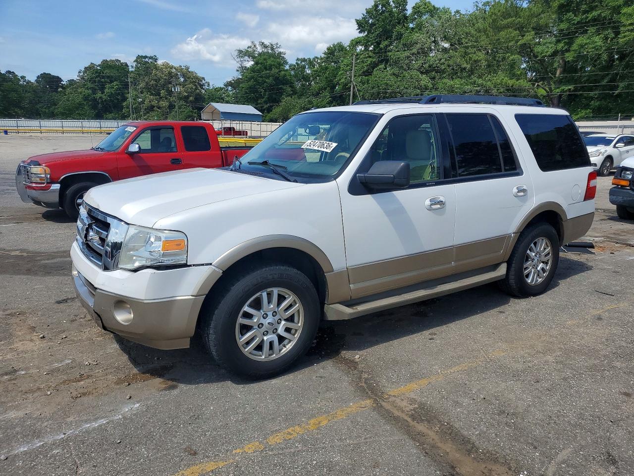 Salvage Ford Expedition Image