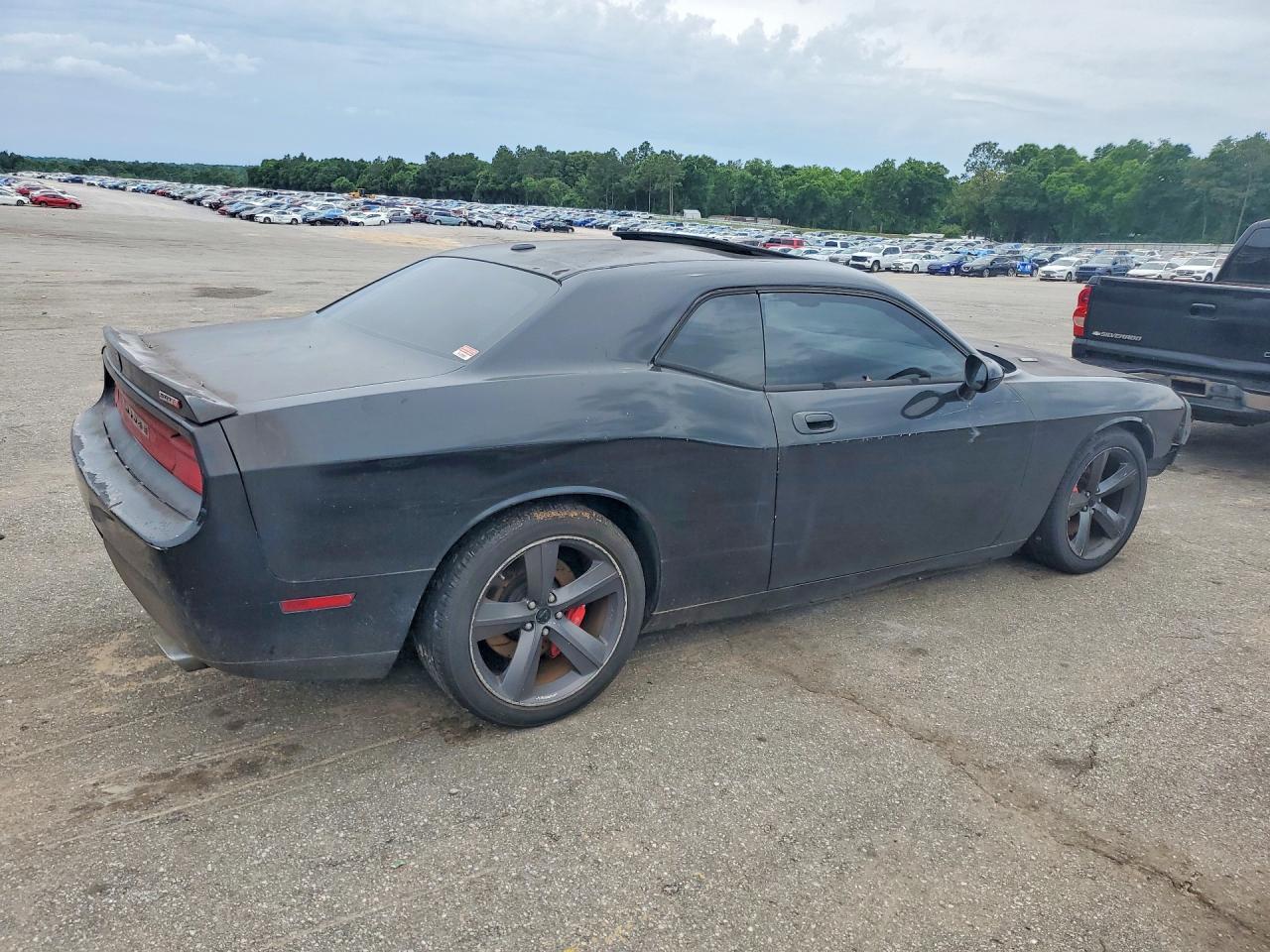 Dodge Challenger Srt-8