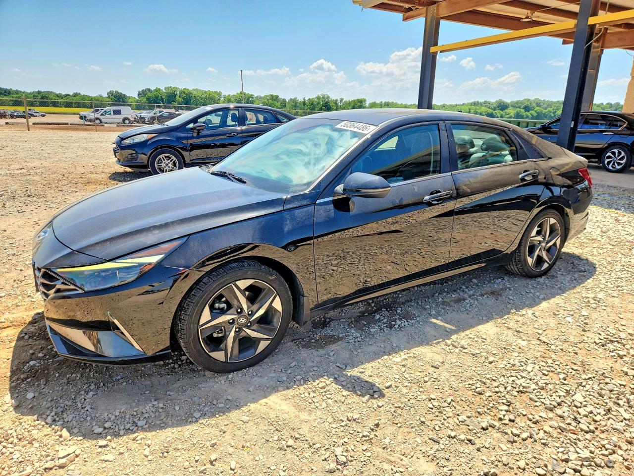 Salvage Hyundai ELANTRA Image