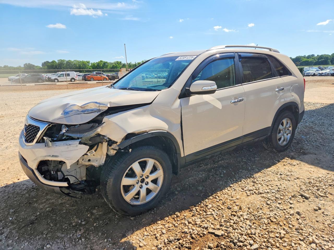 Salvage Kia Sorento Image
