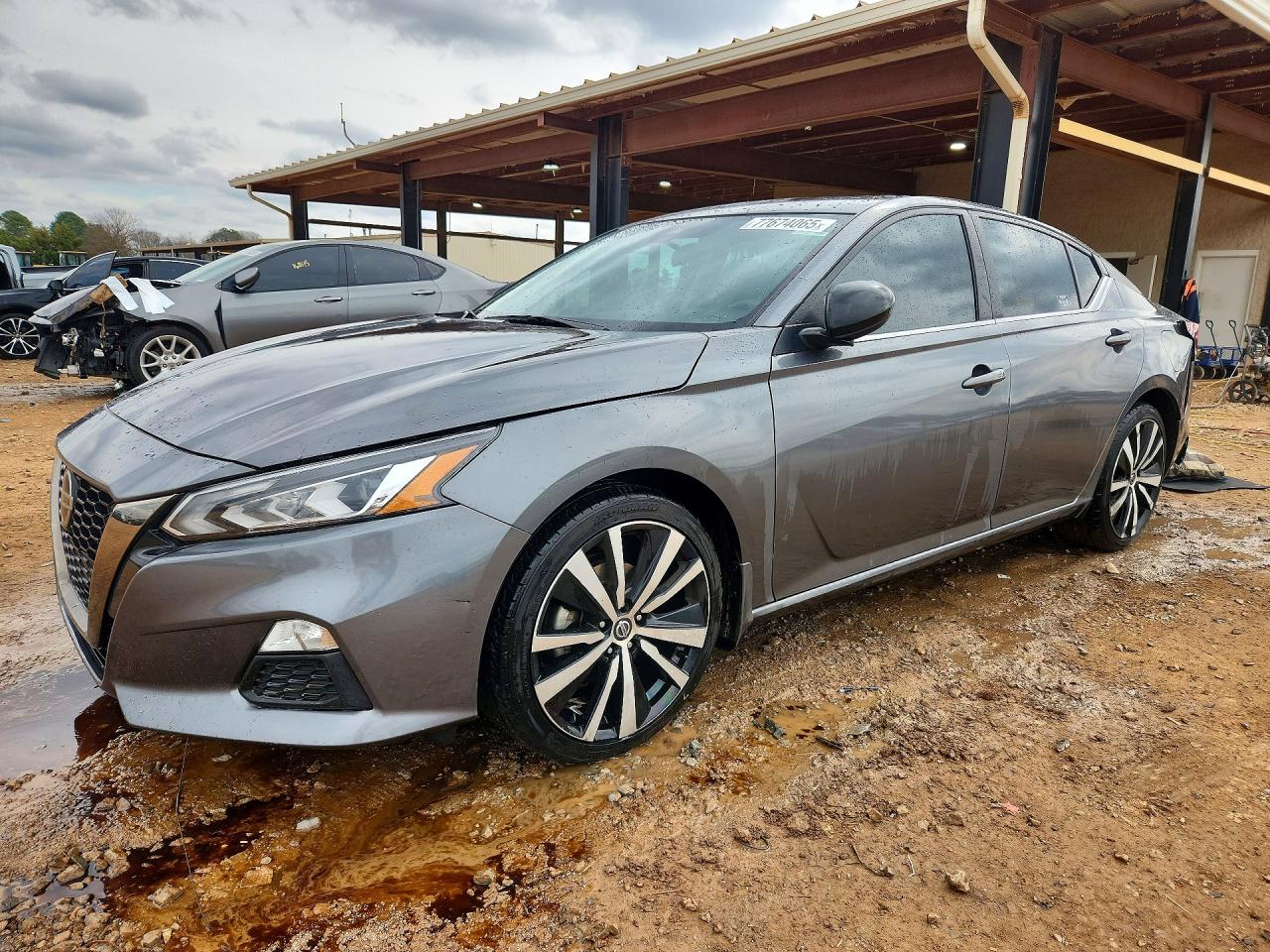 Salvage Nissan Altima Image